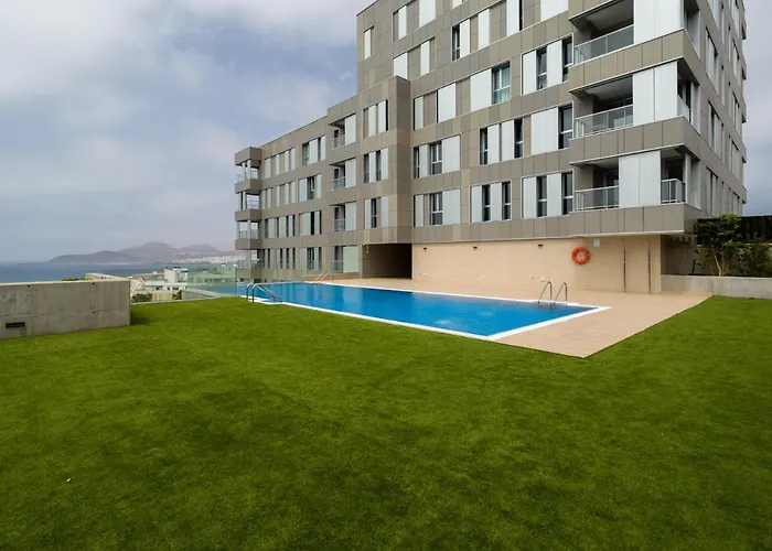 Sofia Navarro Bello, 1 P2 E アパート