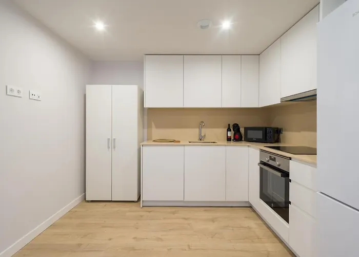 Sofia Navarro Bello, 1 P2 E アパート