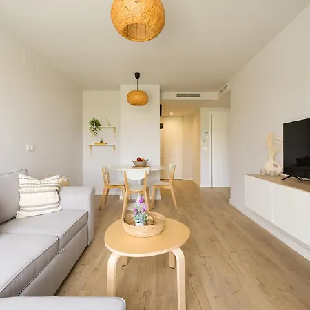 Sofia Navarro Bello, 1 P2 E 公寓