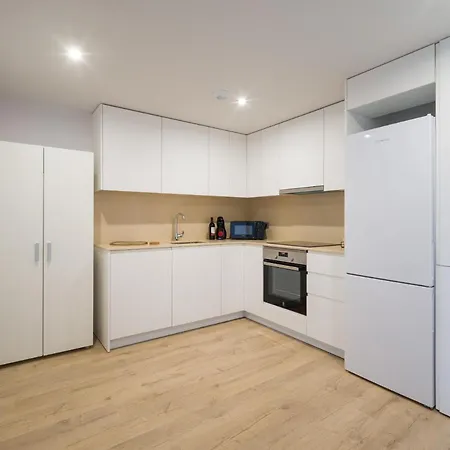 Sofia Navarro Bello, 1 P2 E 公寓 *